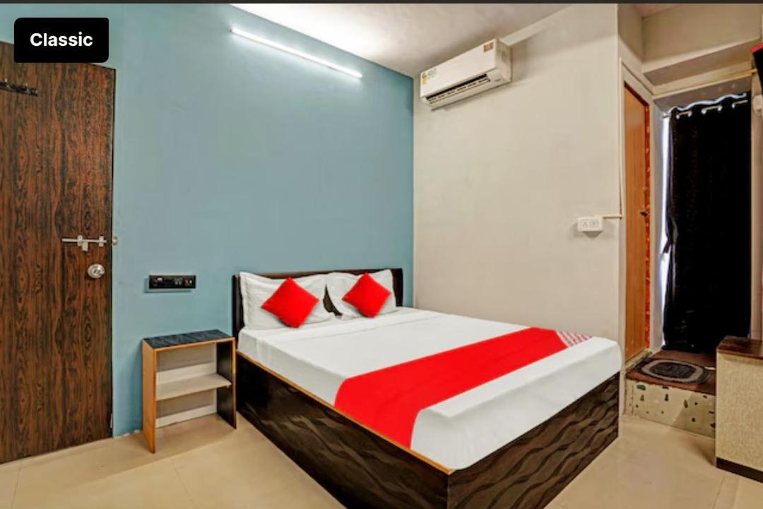 Hotel Welcome, Vip Road Vesu Surat Exterior foto